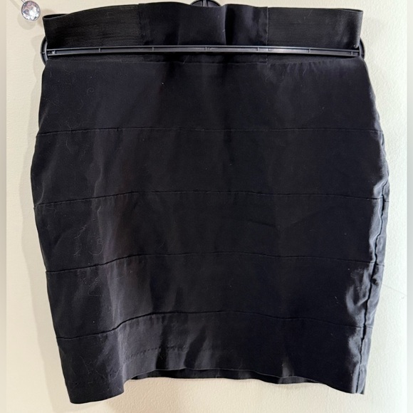 Black Ruched mini Skirt - Picture 1 of 3